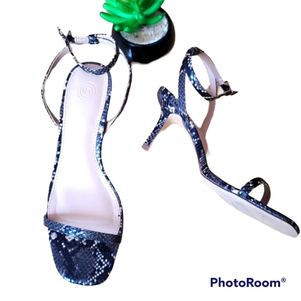 Kitty heels - Picture 2 of 8